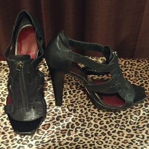 Jessica Simpson heels. Gently worn size 8